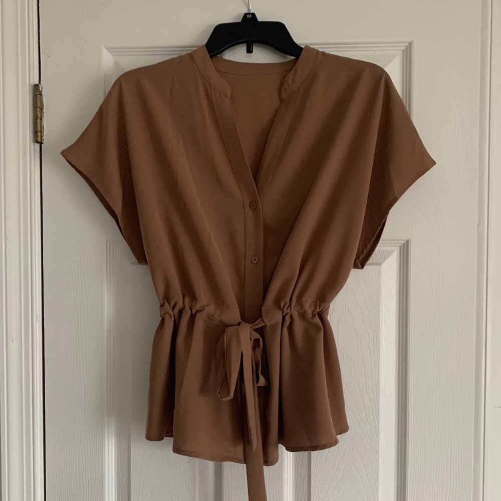Chiffon Button Down V-Neck Peplum Tie Front Blouse (Dark Camel/Brown M)